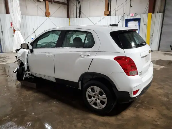 KL7CJKSB4HB145110 2017 CHEVROLET TRAX - Image 2