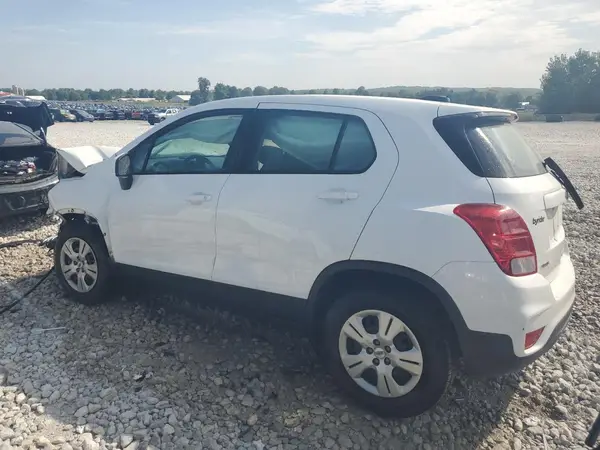 KL7CJKSB4HB202437 2017 CHEVROLET TRAX - Image 2