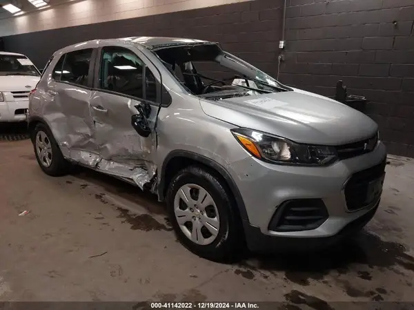 KL7CJKSB4HB258118 2017 CHEVROLET TRAX - Image 1