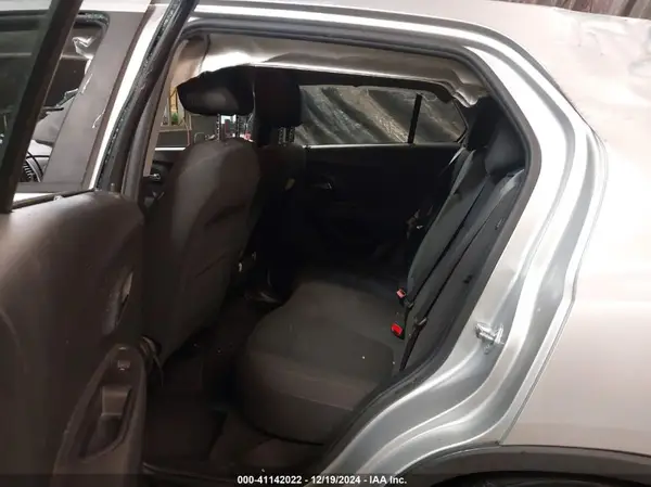 KL7CJKSB4HB258118 2017 CHEVROLET TRAX - Image 8