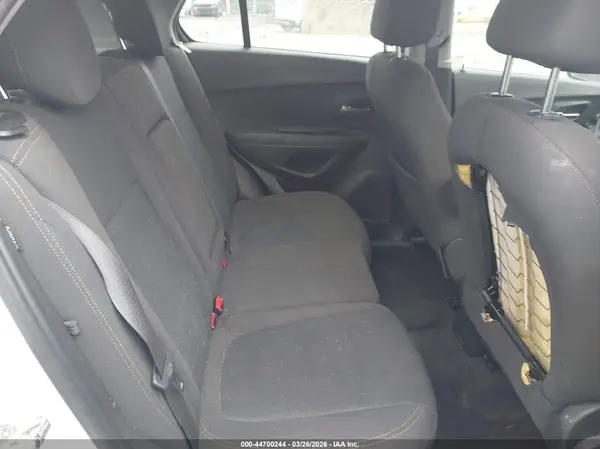 KL7CJKSB4JB549532 2018 CHEVROLET TRAX - Image 8