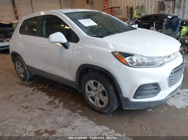 KL7CJKSB4JB570722 2018 CHEVROLET TRAX - Image 1
