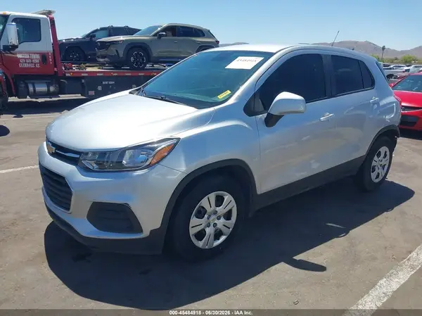 KL7CJKSB4JB608272 2018 CHEVROLET TRAX - Image 2