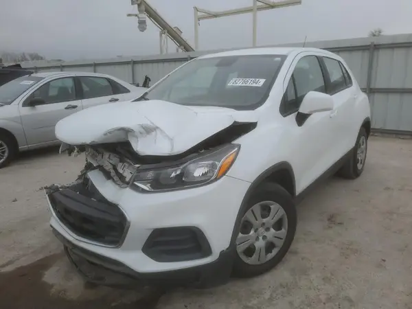 KL7CJKSB4JB702426 2018 CHEVROLET TRAX - Image 1