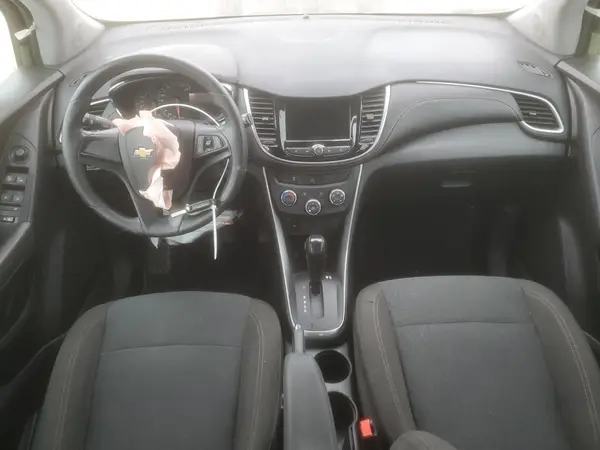 KL7CJKSB4JB702426 2018 CHEVROLET TRAX - Image 8
