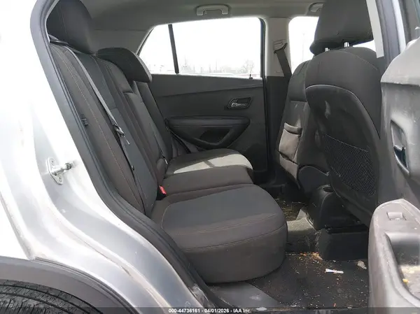 KL7CJKSB4JB719209 2018 CHEVROLET TRAX - Image 8