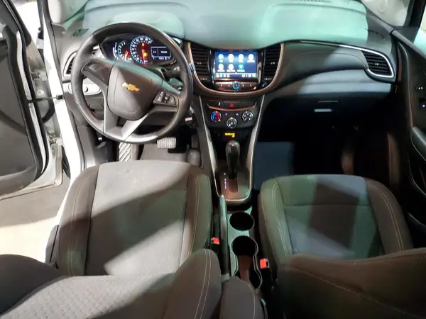 KL7CJKSB4JB722305 2018 CHEVROLET TRAX - Image 8