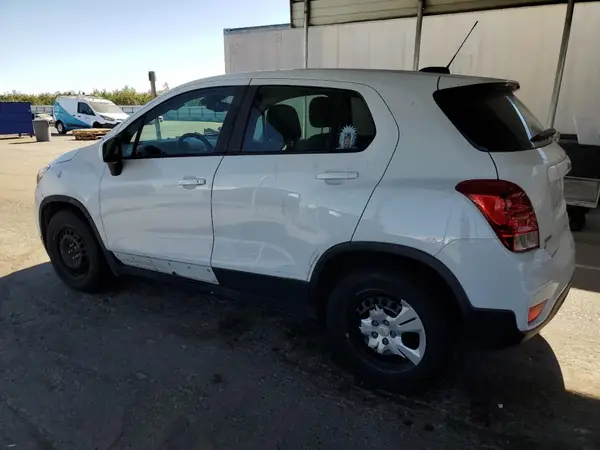 KL7CJKSB4JB735054 2018 CHEVROLET TRAX - Image 2
