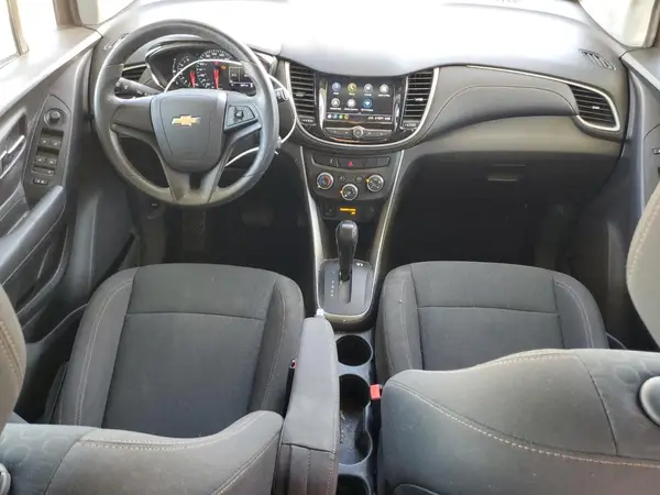 KL7CJKSB4JB735054 2018 CHEVROLET TRAX - Image 8