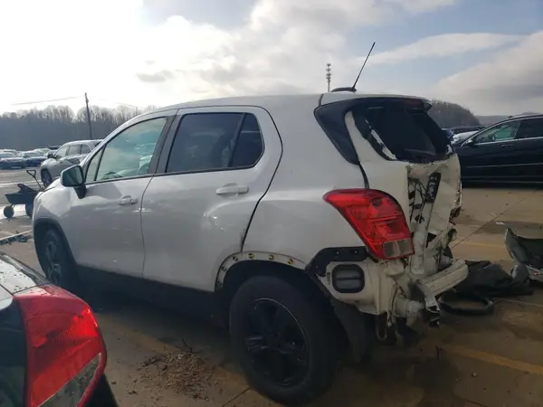 KL7CJKSB4LB018673 2020 CHEVROLET TRAX - Image 2