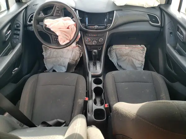 KL7CJKSB4LB018673 2020 CHEVROLET TRAX - Image 8