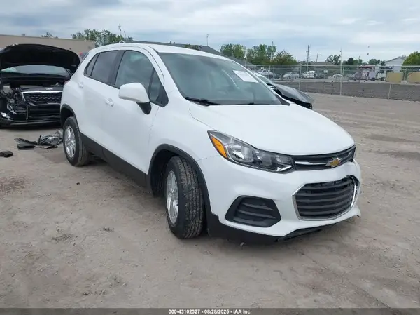 KL7CJKSB4LB019211 2020 CHEVROLET TRAX - Image 1