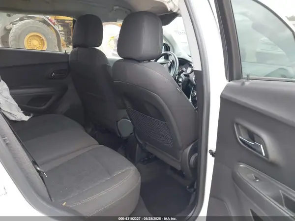 KL7CJKSB4LB019211 2020 CHEVROLET TRAX - Image 8