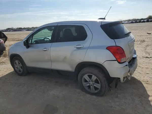 KL7CJKSB4LB021105 2020 CHEVROLET TRAX - Image 2