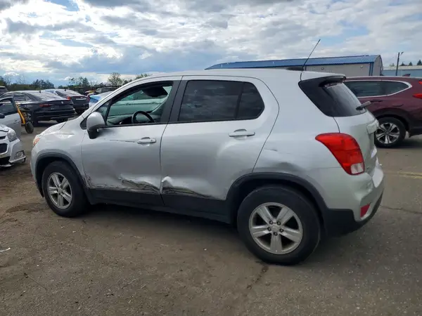 KL7CJKSB4LB026465 2020 CHEVROLET TRAX - Image 2