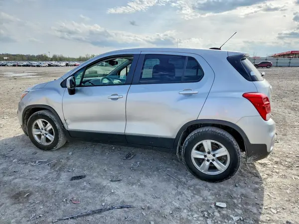 KL7CJKSB4LB032542 2020 CHEVROLET TRAX - Image 2