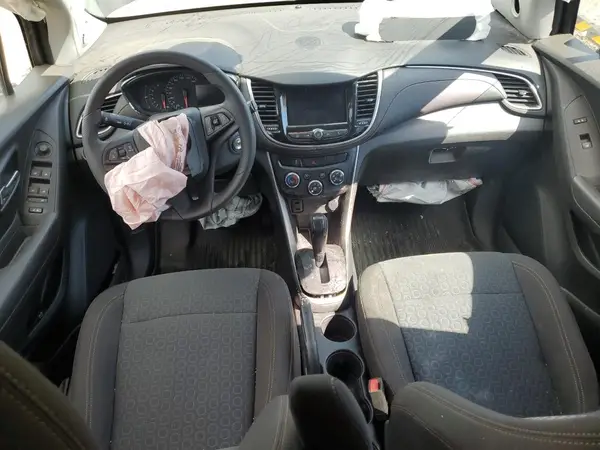 KL7CJKSB4LB037689 2020 CHEVROLET TRAX - Image 8