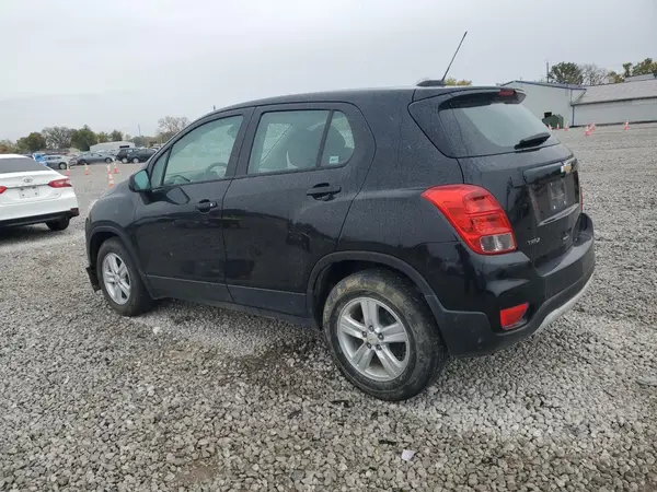 KL7CJKSB4LB042214 2020 CHEVROLET TRAX - Image 2