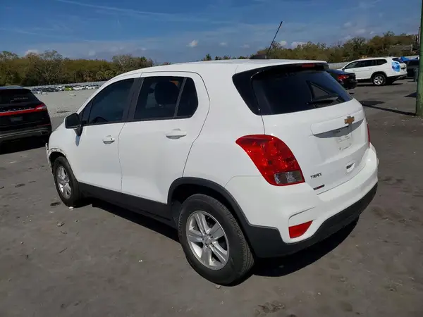 KL7CJKSB4LB048823 2020 CHEVROLET TRAX - Image 2
