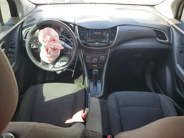 KL7CJKSB4LB048823 2020 CHEVROLET TRAX - Image 8