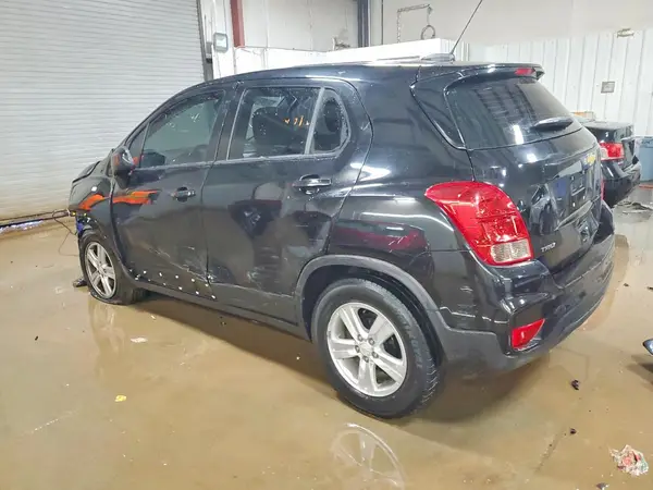 KL7CJKSB4LB059983 2020 CHEVROLET TRAX - Image 2