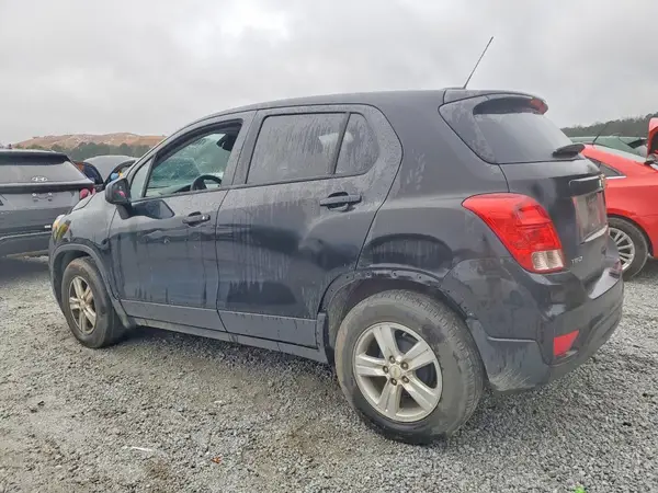 KL7CJKSB4LB060745 2020 CHEVROLET TRAX - Image 2
