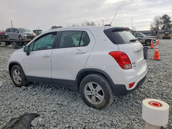 KL7CJKSB4LB068800 2020 CHEVROLET TRAX - Image 2