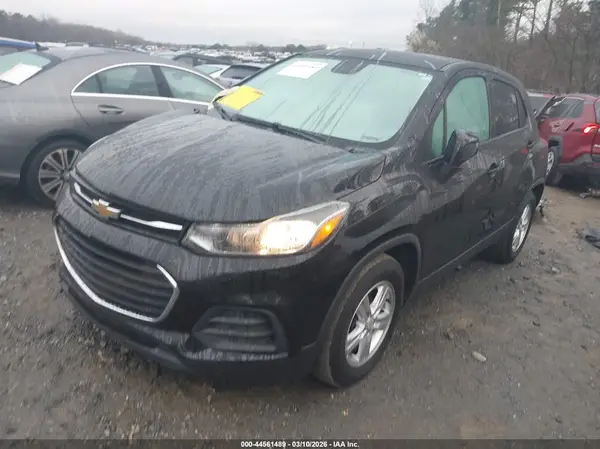 KL7CJKSB4LB073138 2020 CHEVROLET TRAX - Image 2