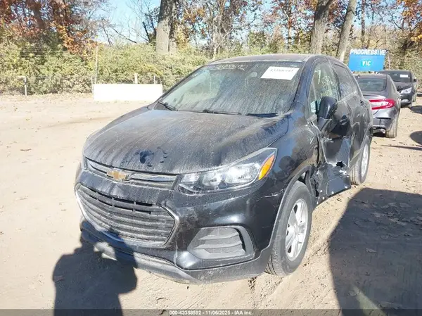 KL7CJKSB4LB084818 2020 CHEVROLET TRAX - Image 2