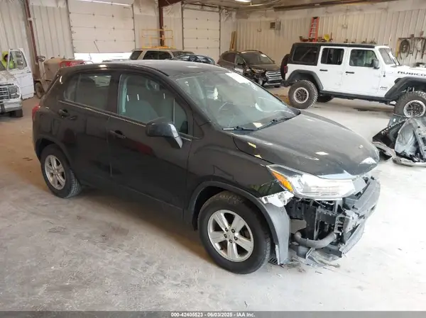 KL7CJKSB4LB086469 2020 CHEVROLET TRAX - Image 1