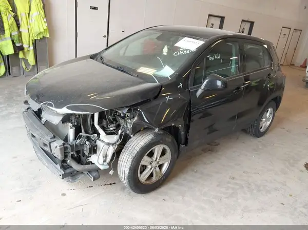 KL7CJKSB4LB086469 2020 CHEVROLET TRAX - Image 2