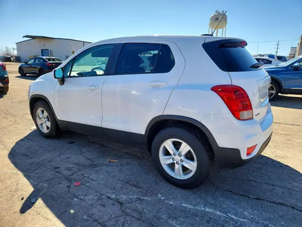 KL7CJKSB4LB088061 2020 CHEVROLET TRAX - Image 2