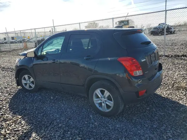 KL7CJKSB4LB089808 2020 CHEVROLET TRAX - Image 2
