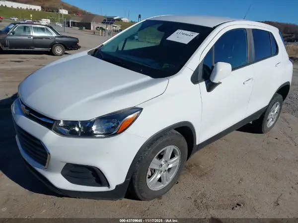 KL7CJKSB4LB091672 2020 CHEVROLET TRAX - Image 2