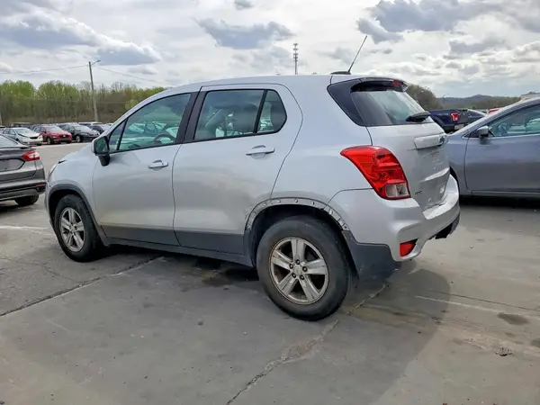 KL7CJKSB4LB311523 2020 CHEVROLET TRAX - Image 2
