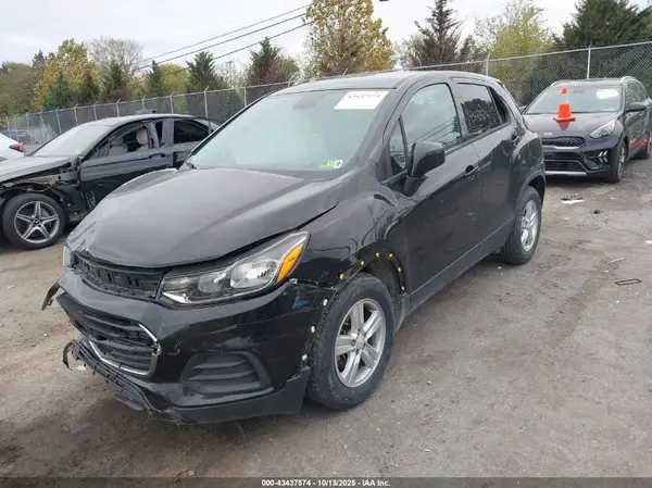 KL7CJKSB4LB317418 2020 CHEVROLET TRAX - Image 2