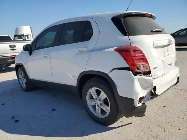 KL7CJKSB4LB317449 2020 CHEVROLET TRAX - Image 2