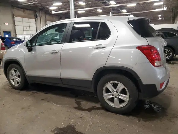 KL7CJKSB4LB321887 2020 CHEVROLET TRAX - Image 2