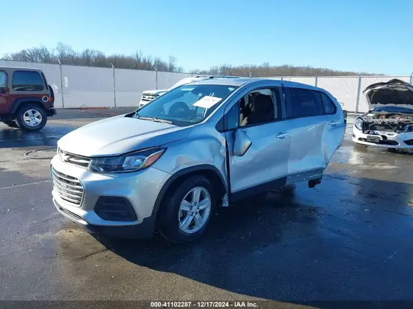 KL7CJKSB4LB322134 2020 CHEVROLET TRAX - Image 2