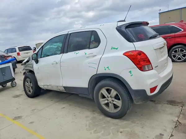 KL7CJKSB4LB323364 2020 CHEVROLET TRAX - Image 2