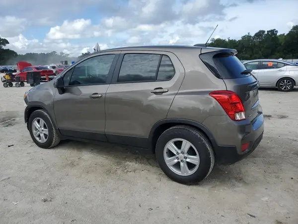 KL7CJKSB4LB339595 2020 CHEVROLET TRAX - Image 2