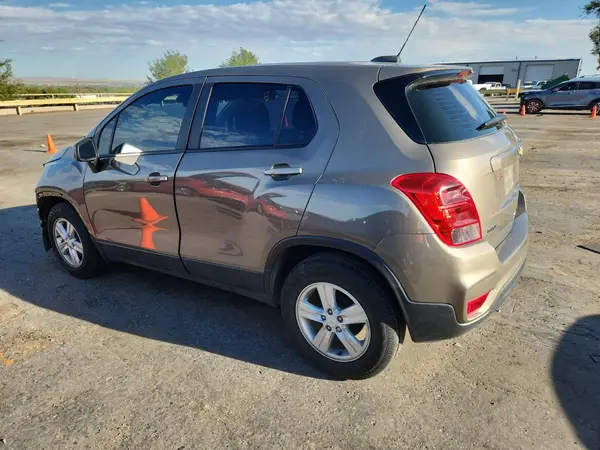 KL7CJKSB4LB342609 2020 CHEVROLET TRAX - Image 2