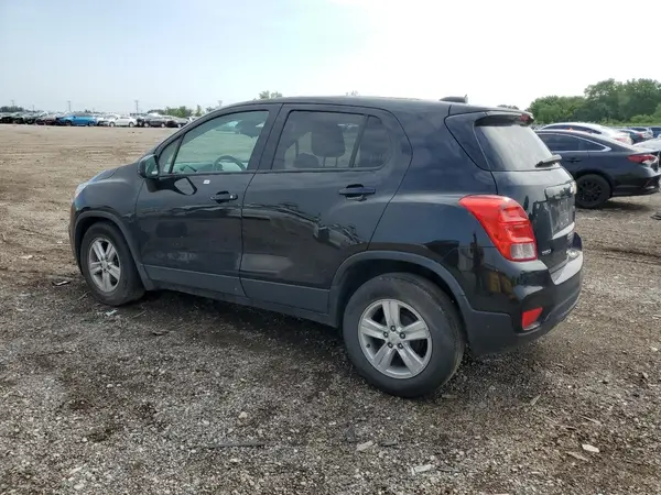 KL7CJKSB4MB300555 2021 CHEVROLET TRAX - Image 2