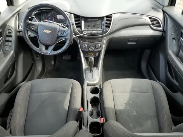 KL7CJKSB4MB300555 2021 CHEVROLET TRAX - Image 8