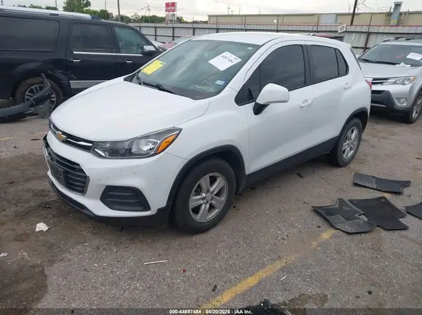 KL7CJKSB4MB301186 2021 CHEVROLET TRAX - Image 2