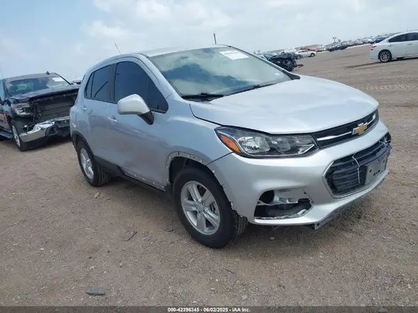 KL7CJKSB4MB301642 2021 CHEVROLET TRAX - Image 1