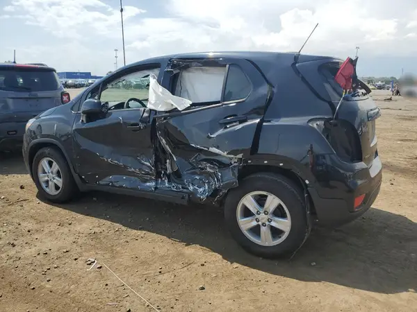 KL7CJKSB4MB302161 2021 CHEVROLET TRAX - Image 2