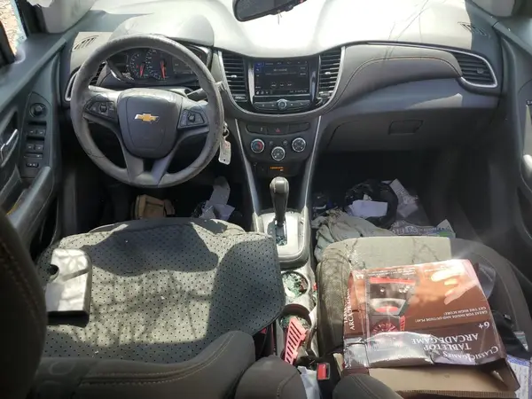 KL7CJKSB4MB302161 2021 CHEVROLET TRAX - Image 8