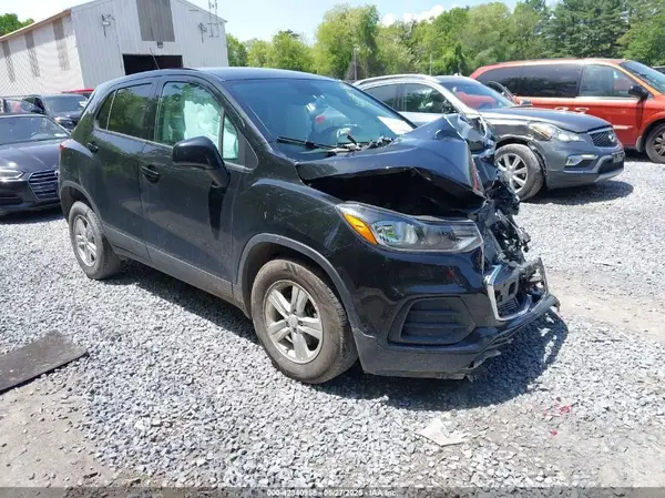 KL7CJKSB4MB302421 2021 CHEVROLET TRAX - Image 1