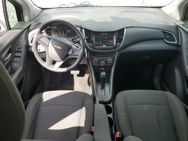 KL7CJKSB4MB304914 2021 CHEVROLET TRAX - Image 8